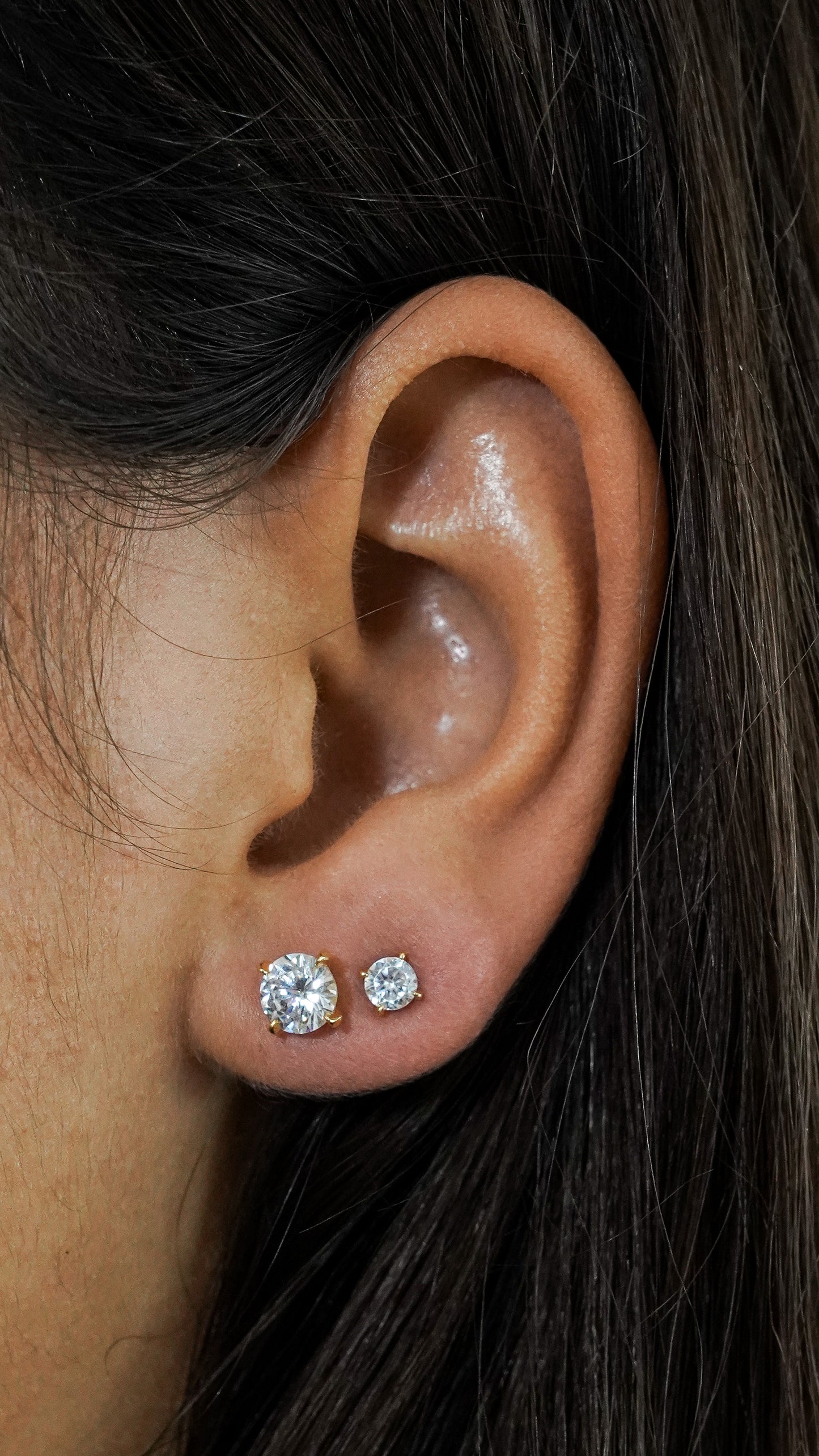It's a Stone Thing | Earstud Small | Gold Zirconia