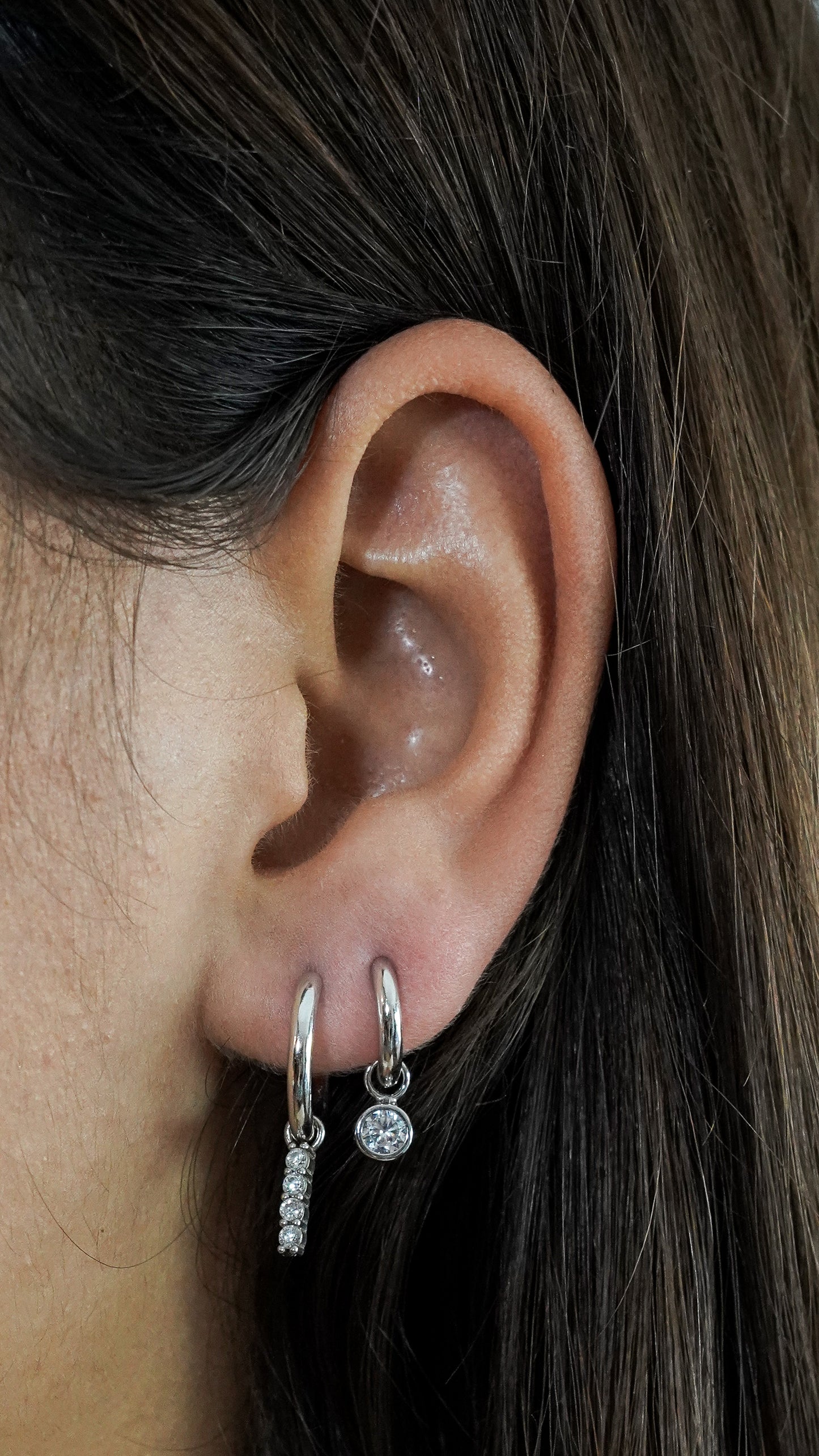 Modelfoto oorring met pendant zilver